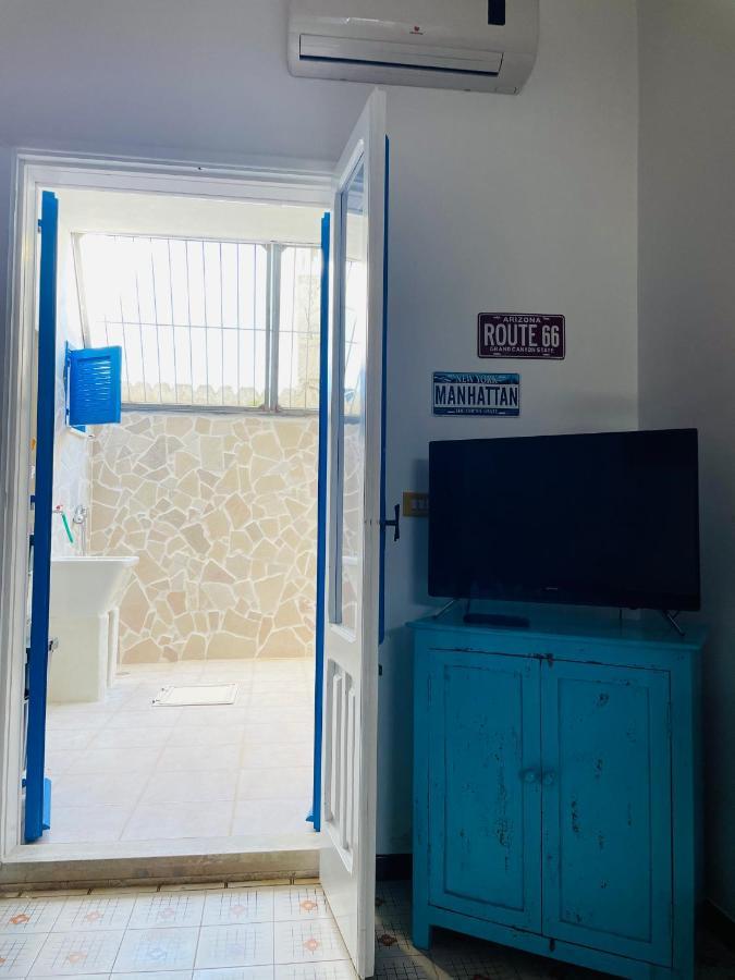Lovely 2 Bedroom Rental Unit,Patio And Close Beach San Pietro in Bevagna Eksteriør bilde